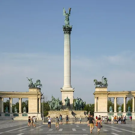 Isabella With Ac Lägenhet Budapest